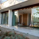 Elegant Modern In Olive Grove וילה Surano