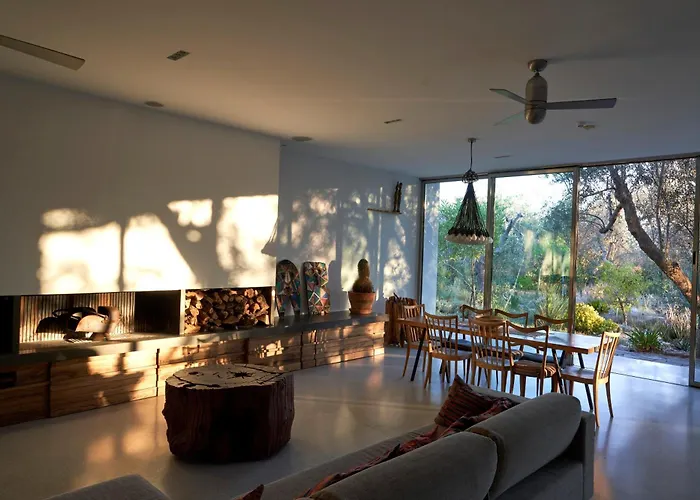 ヴィラ Elegant Modern In Olive Grove